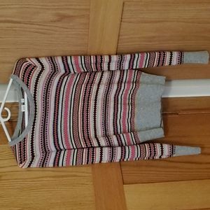 Gap sweater size small, multi color